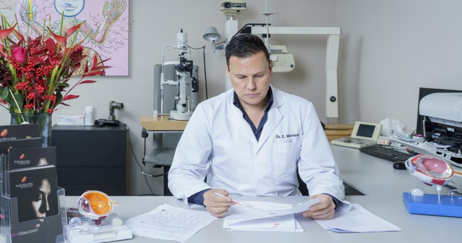 Oogchirurg Dr. Erik Mertens
